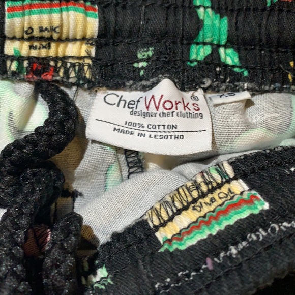 Kids chef outfit. Jacket, pants and hat to match. Kids x-small - Picture 5 of 8